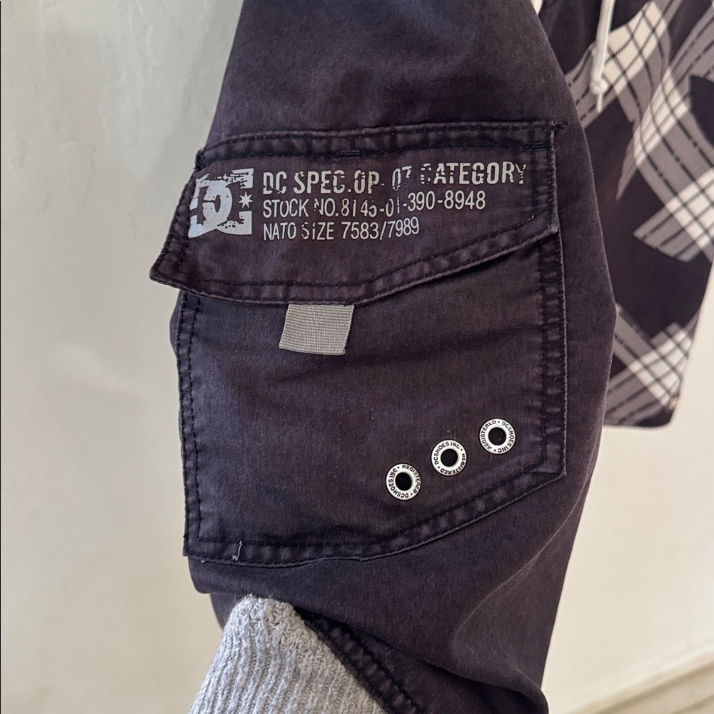 Vintage DC Black Plaid Spell Out 10 in inseam Built in Can Opener Swim Trunks 34 - Picture 3 of 9